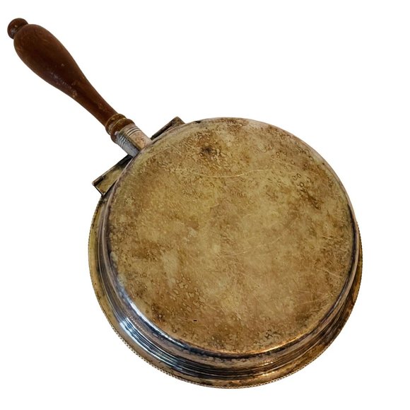 Vintage Silver Plate Silent Butler Pan with Engraved Lion Crest 10.25" x 2" - Picture 4 of 8